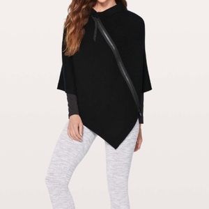 NWT Lulu on the go poncho